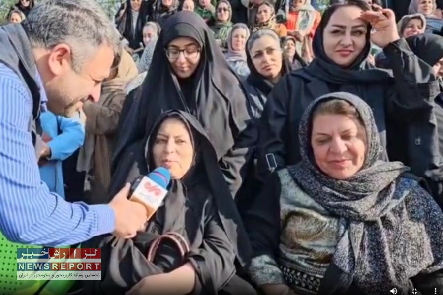 دانش آموزان و معلمان ۴۰ سال قبل مدرسه ای گردهم آمدند