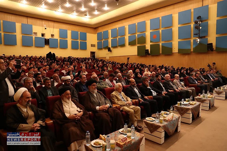 تندیس وحشی بافقی در یزد رونمایی شد؛ نمادی از تکریم مفاخر و انتقال هویت فرهنگی به نسل جوان