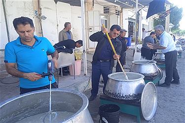 تصویر پخت یک تن و دویست کیلو حلیم نذری در شهر فال