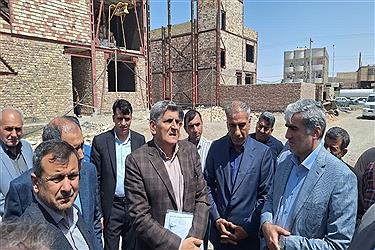 تصویر بازدید دکتر اصغر نوراله زاده رئیس هیات عامل صندوق ملی مسکن از پروژ ه های نهضت ملی مسکن در شهرستان زابل
